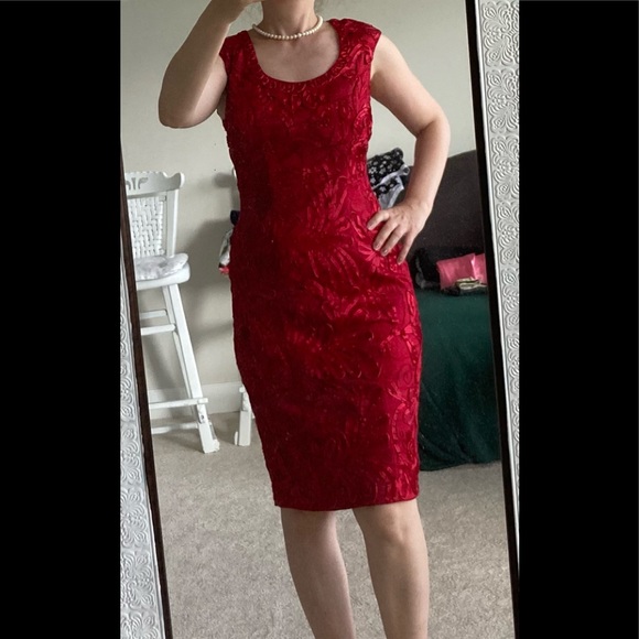 Elegant red dress, size 2. Never worn. - Picture 3 of 9